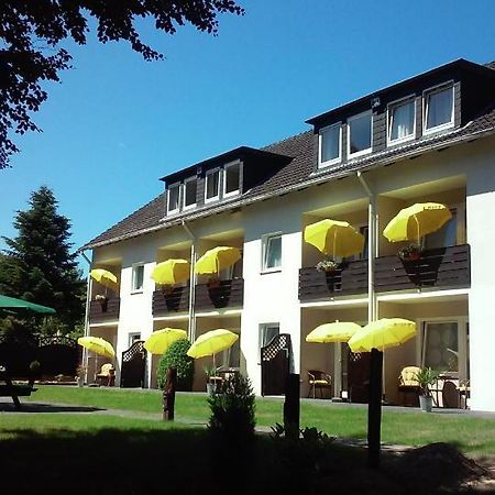 Gaestehaus Falkenhof Westensee Exterior photo